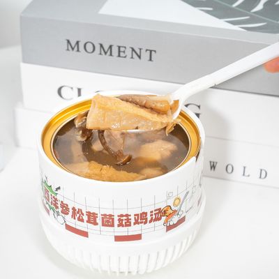 Goede prijs Functionele kippensoep met ginseng en wilde paddenstoelen Schoon troostend klaar om te eten Voedzame kruidenbouillon voor kracht Welzijn online
