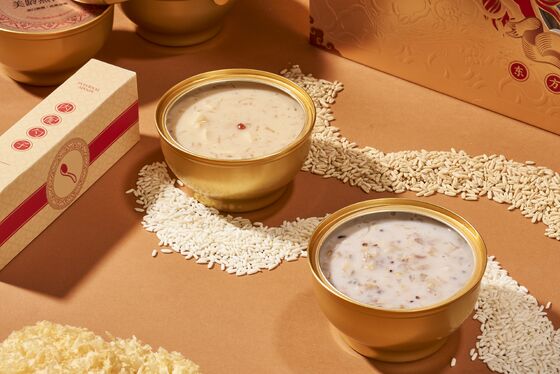 Goede prijs Glanzige en romige textuur Onmiddellijk klaar om te eten Vogelnest Congee Houdbaarheid 24 maanden Opbergen bij kamertemperatuur Perfect online